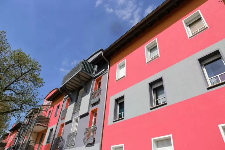 Peinture épaisse pour mur extérieur abîmé, Saint-Paul-de-Vence, Emmanuel DANCOISNE